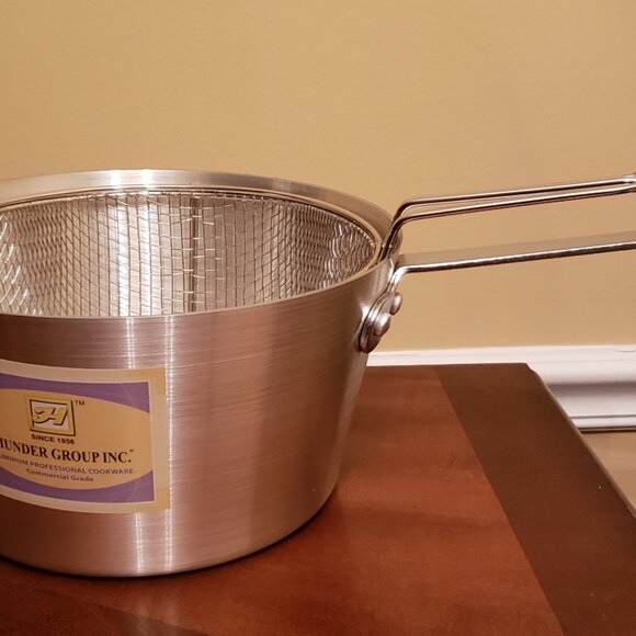 (NWT) Thunder Group 5.5-Quart Fryer Pan with 9" Basket - Picture 3 of 7